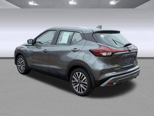 2022 Nissan Kicks SV