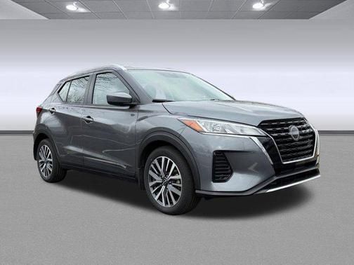 2022 Nissan Kicks SV