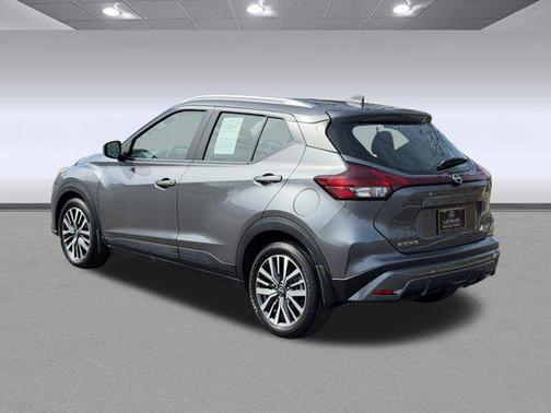2022 Nissan Kicks SV