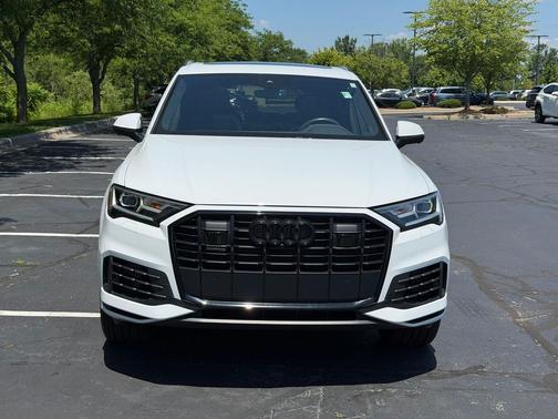 White 2022 Audi Q7 55 Premium Plus
