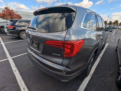 2017 Honda Pilot EX