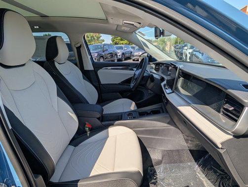 2025 Volkswagen Tiguan 2.0T SE 4MOTION