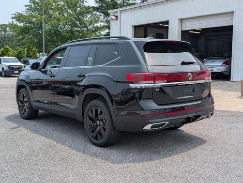 2025 Volkswagen Atlas 2.0T SE w/Technology 4MOTION