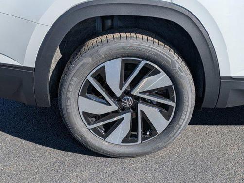 2025 Volkswagen Atlas 2.0T SE w/Technology 4MOTION
