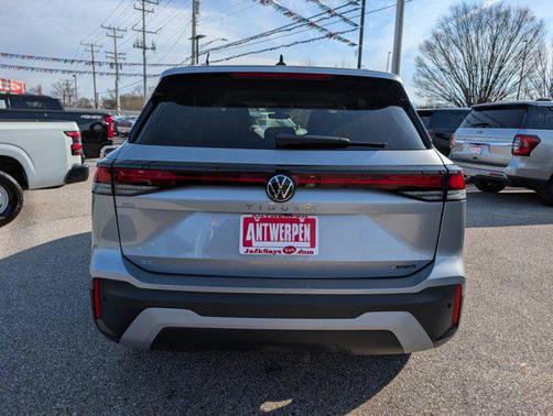 2025 Volkswagen Tiguan 2.0T SE 4MOTION