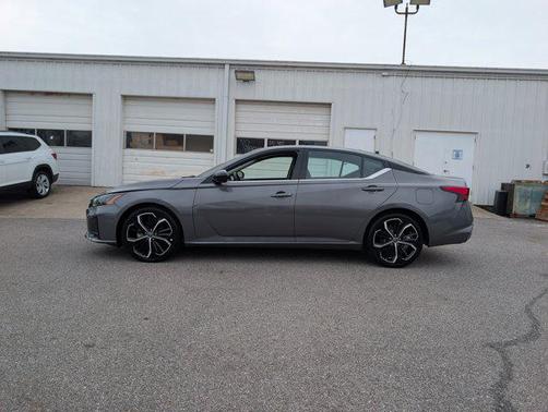 Gun Metallic 2024 Nissan Altima SR FWD