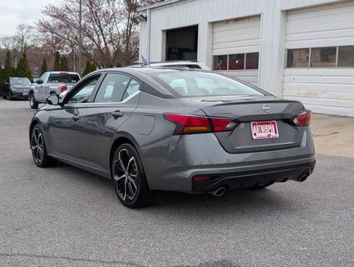 Gun Metallic 2024 Nissan Altima SR FWD