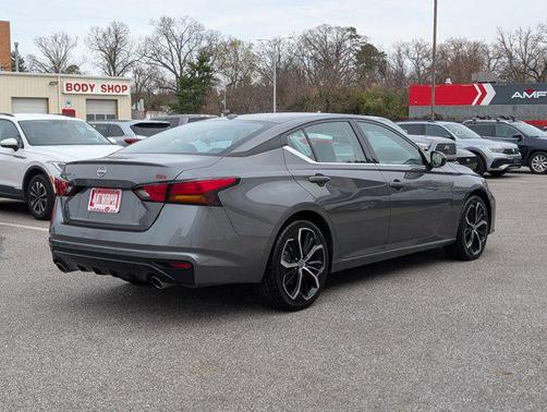 Gun Metallic 2024 Nissan Altima SR FWD