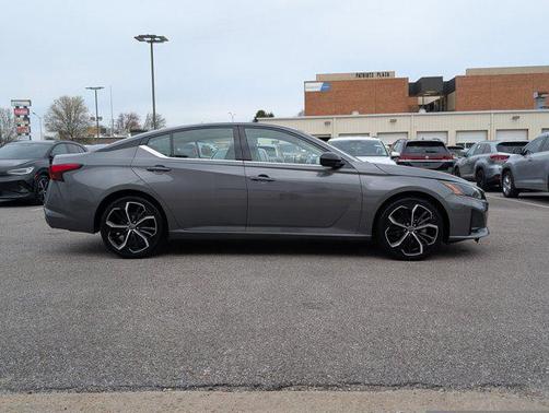 Gun Metallic 2024 Nissan Altima SR FWD