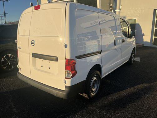 2021 Nissan NV200 S