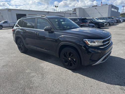 2022 Volkswagen Atlas 3.6L SE w/Technology