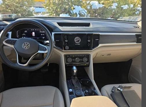 2022 Volkswagen Atlas 3.6L SE w/Technology