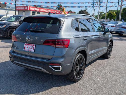 Platinum Gray Metallic 2023 Volkswagen Taos 1.5T SE