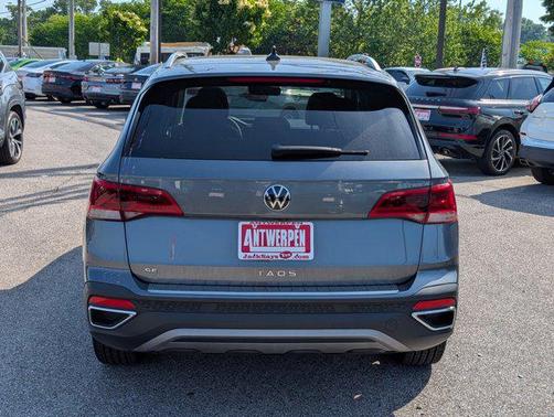 Platinum Gray Metallic 2023 Volkswagen Taos 1.5T SE