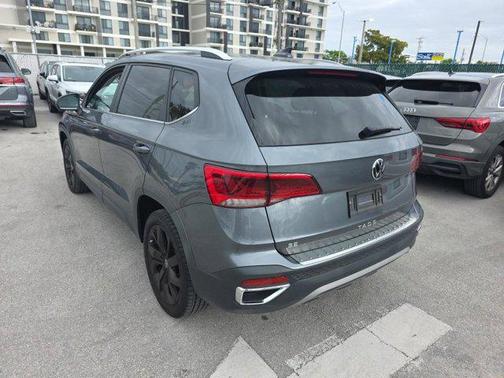 Platinum Gray Metallic 2023 Volkswagen Taos 1.5T SE