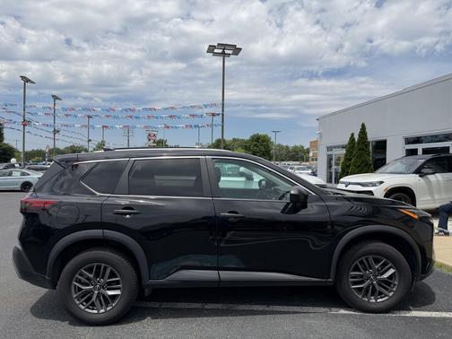 Super Black 2023 Nissan Rogue S