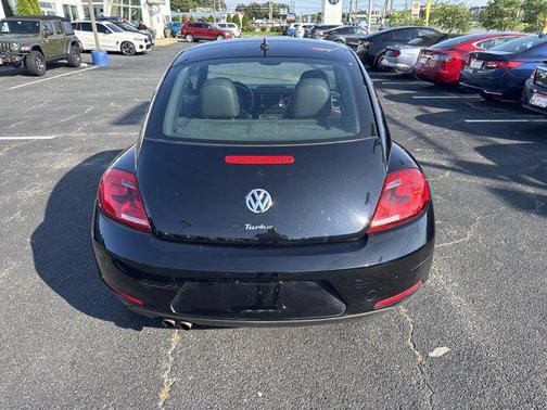 2016 Volkswagen Beetle 1.8T Wolfsburg Edition w/PZEV
