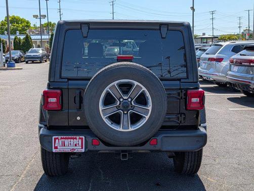 Black Clearcoat 2018 Jeep Wrangler Unlimited Sahara