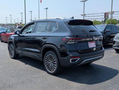 2025 Volkswagen Taos 1.5T SE