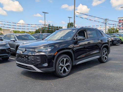 2025 Volkswagen Tiguan 2.0T SE 4MOTION