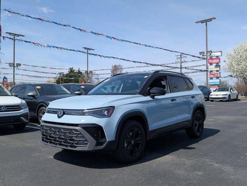 2025 Volkswagen Taos 1.5T SE Black
