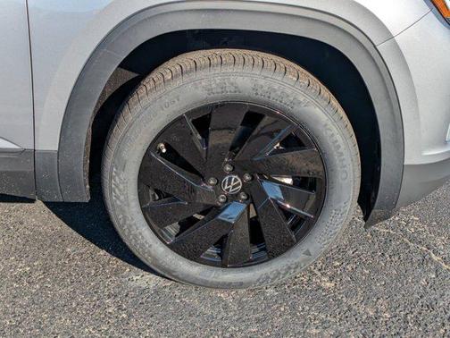 2025 Volkswagen Atlas 2.0T SE w/Technology 4MOTION