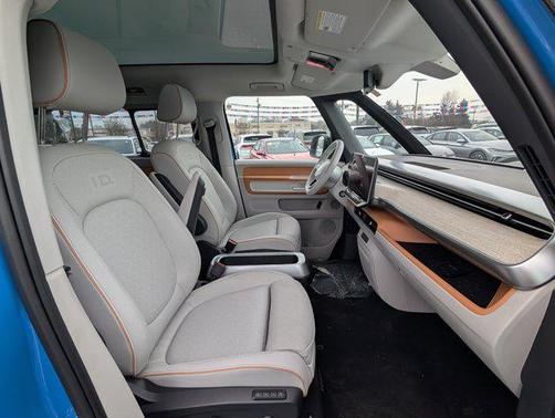 2025 Volkswagen ID. Buzz Pro S Plus with 4MOTION