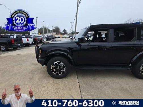 SHADOW BLACK 2023 Ford Bronco Outer Banks