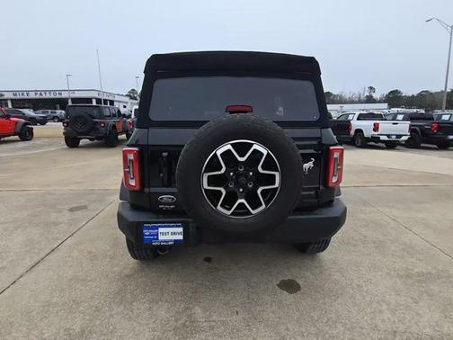 SHADOW BLACK 2023 Ford Bronco Outer Banks
