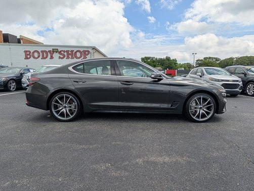 2024 Genesis G70 2.5T RWD