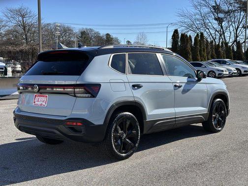 2025 Volkswagen Taos 1.5T SE Black
