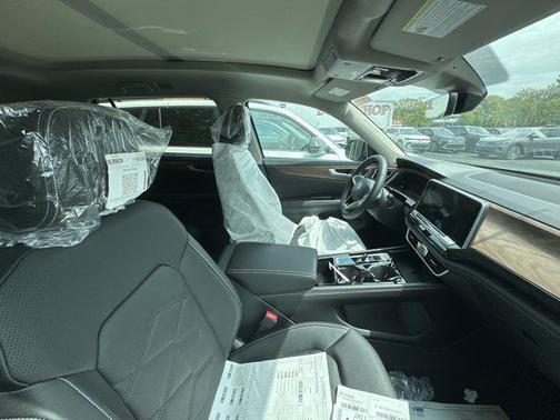 pure gray 2026 Volkswagen Atlas 2.0T SE w/Technology