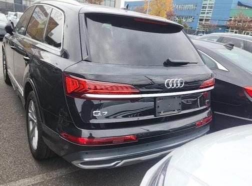 2022 Audi Q7 55 Premium Plus