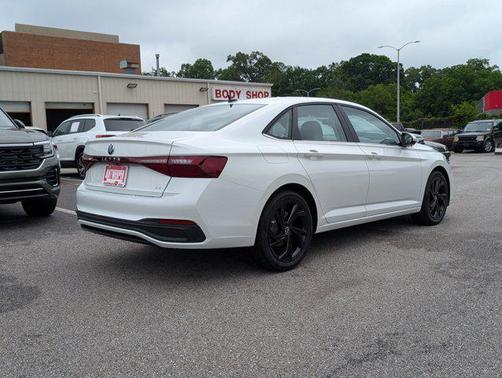 2025 Volkswagen Jetta 1.5T SE