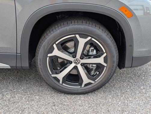 2025 Volkswagen Tiguan 2.0T SE 4MOTION