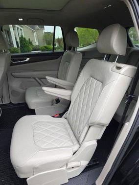 Deep Black 2025 Volkswagen Atlas 2.0T SEL Premium R-Line 4MOTION