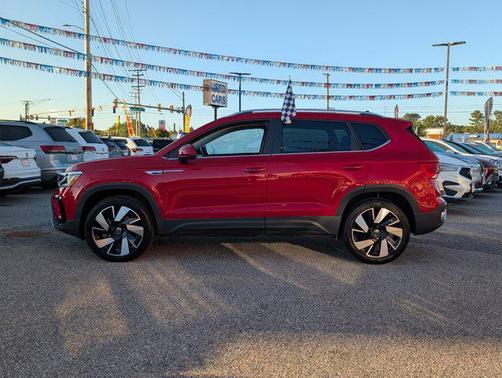 2024 Volkswagen Taos 1.5T SEL