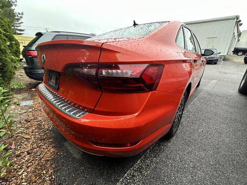 Orange Metallic 2021 Volkswagen Jetta 1.4T S