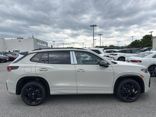 sandstone 2026 Volkswagen Tiguan 2.0T SE R-Line Black 4MOTION