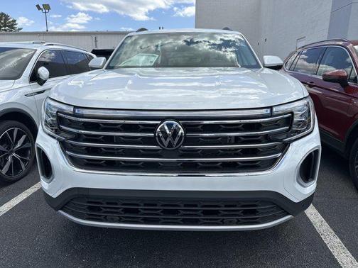 Opal White Pearl 2026 Volkswagen Atlas 2.0T SE w/Technology 4MOTION