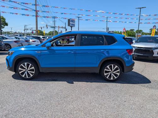 Blue 2022 Volkswagen Taos 1.5T SE