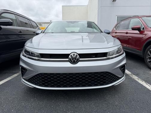 Deep Black Pearl 2025 Volkswagen Jetta 1.5T S
