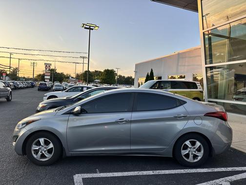 Titanium Gray Metallic 2015 Hyundai ELANTRA SE