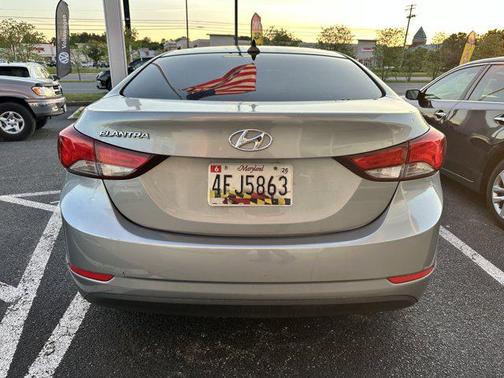 Titanium Gray Metallic 2015 Hyundai ELANTRA SE