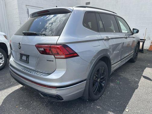 2022 Volkswagen Tiguan 2.0T SE R-Line Black 4MOTION