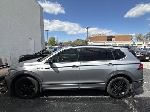 2022 Volkswagen Tiguan 2.0T SE R-Line Black 4MOTION