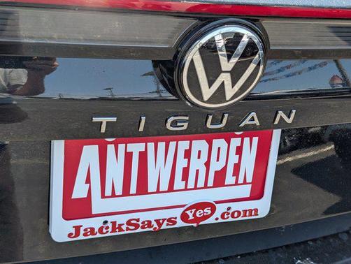 deep black pearl 2026 Volkswagen Tiguan 2.0T SEL R-Line 4MOTION
