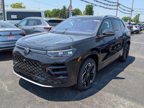 deep black pearl 2026 Volkswagen Tiguan 2.0T SEL R-Line 4MOTION