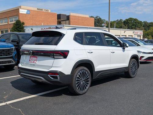 2025 Volkswagen Taos 1.5T SE