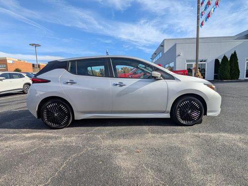 2023 Nissan Leaf SV PLUS 60 kWh